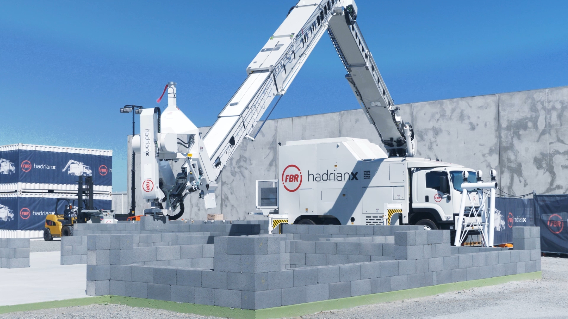 Bricklaying robot company teams up with builders to produce demo homes
