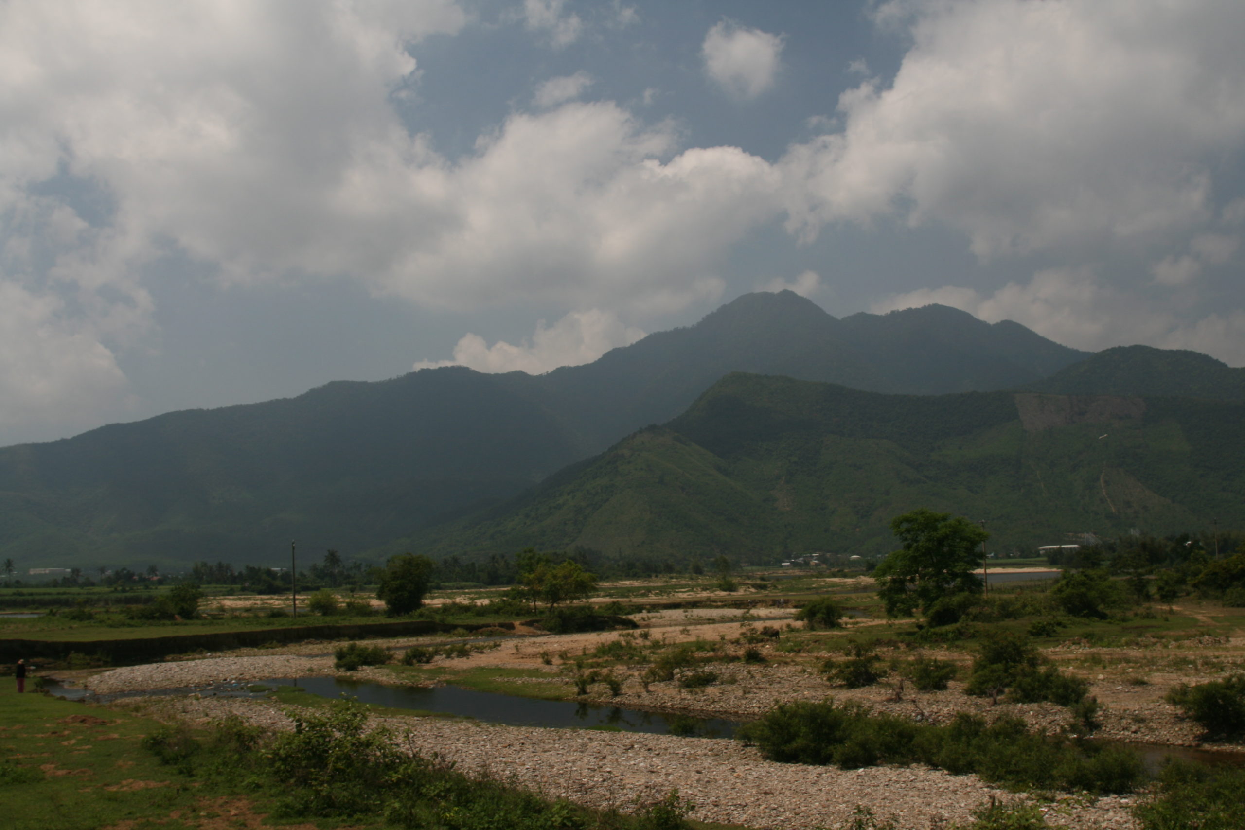 The line will have to cross the Annamite Range to reach the Pacific Ocean (Gene Bromberg/CC BY-SA 2.0)