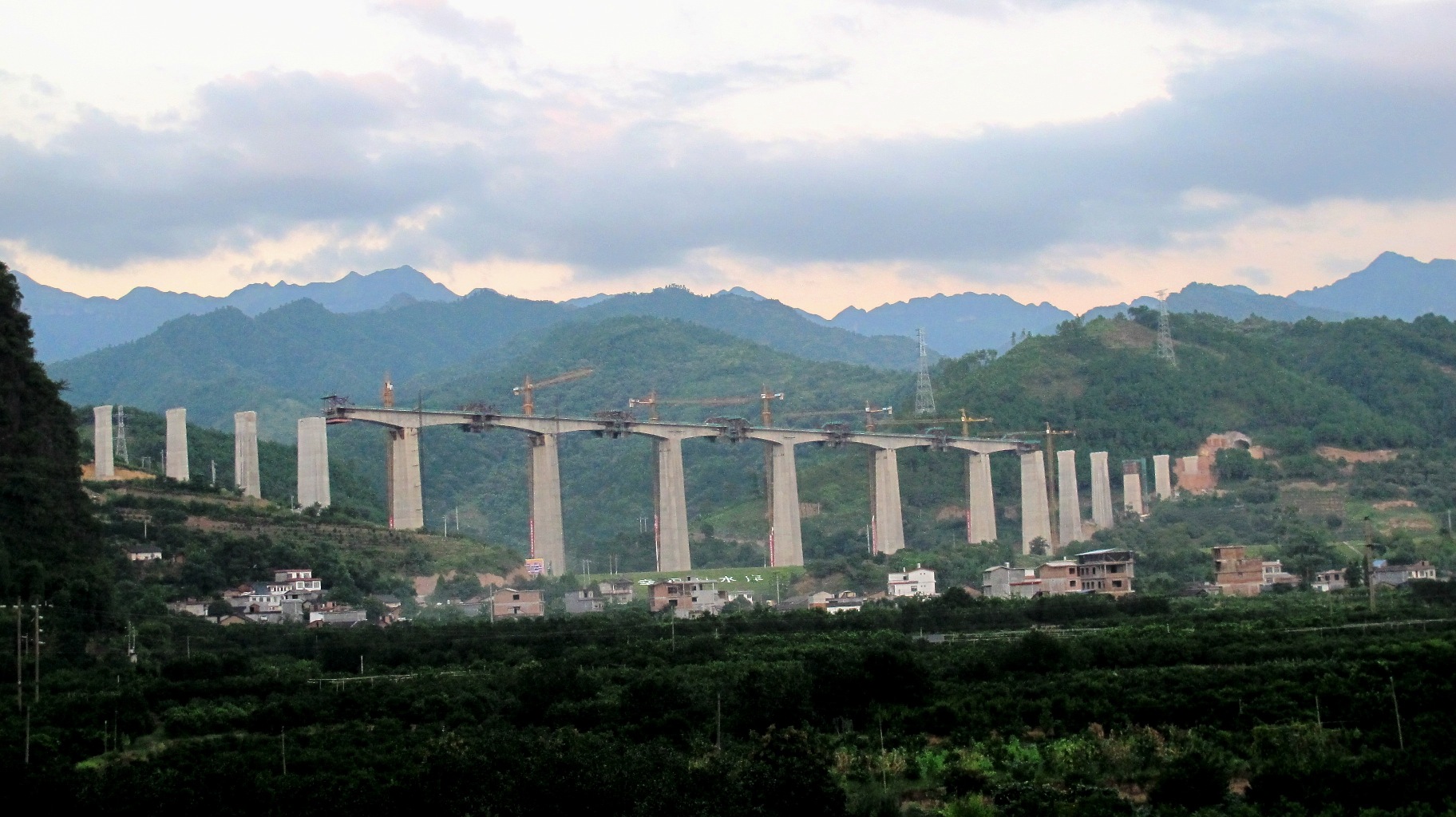 The Guiyang–Guangzhou high-speed railway under construction in Yangshuo, southern China (Billyshanenunn/CC BY-SA 3.0)