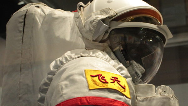 The Feitian spacesuit developed for Chinese astronauts (Johnson Lau/CC BY-SA 3.0)