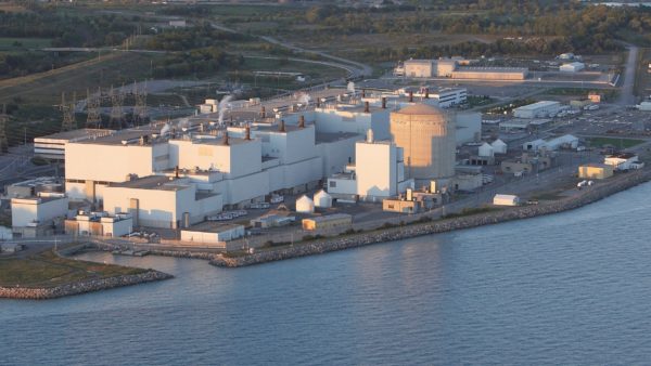 The Darlington Nuclear Power Plant on the edge of Lake Ontario (Ontario Power/CC0)