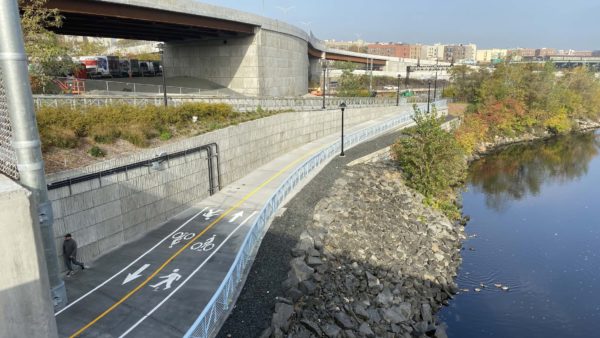 The job involved building a new interchange and pedestrian walkways to improve access to the Hunts Point peninsula, and take trucks off local streets