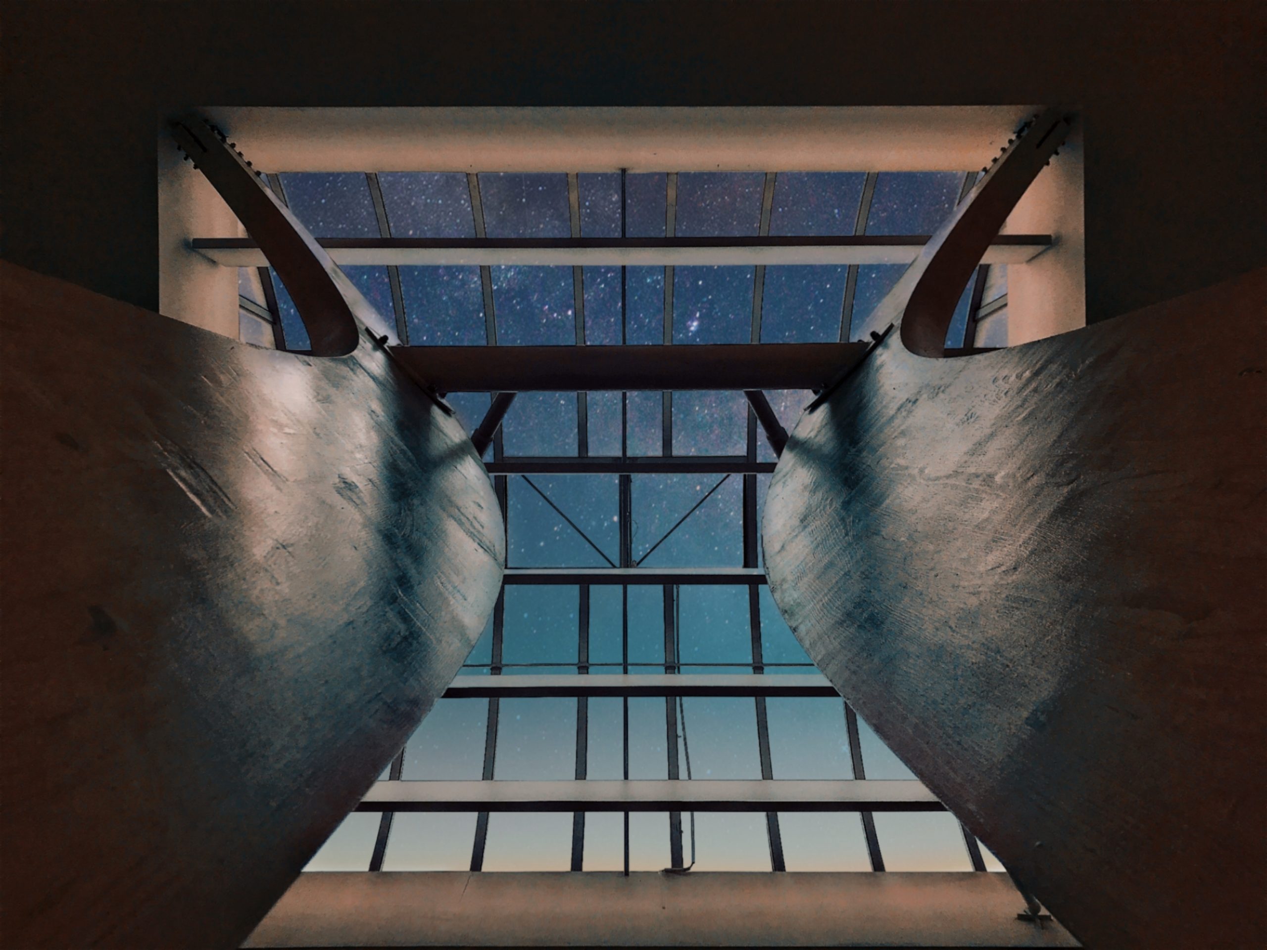 The judges’ favourite is “My own little cosmos within reach” by Pati John, showing the night sky from inside a shopping mall