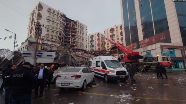 The destroyed Galeria Business Center in Diyarbakır, 6 February 2022 (Mahmut Bozarslan/VOA/Public domain)