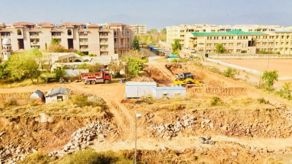 Construction in Islamabad (Zobia Zaitoon/Dreamstime)