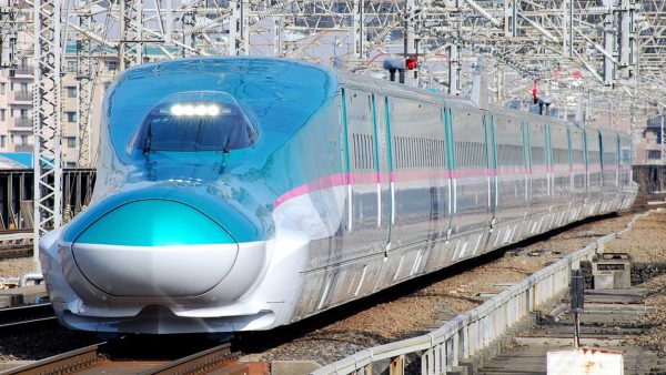 Japan’s E5 series Shinkansen will be used by the Mumbai–Ahmedabad high-speed rail corridor (Toshinori baba/Public domain)