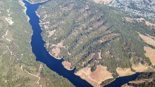 The company will upgrade the Upper San Leandro water treatment plant, whose reservoir, spanning Alameda and Contra Costa counties, is seen here (Pi.1415926535/CC BY-SA 4.0)