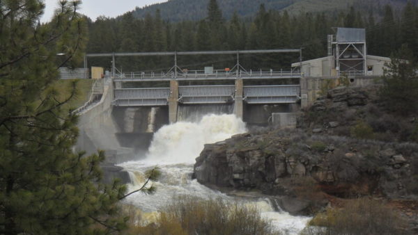 The JC Boyle dam will be removed by the end of next year (Bobjgalindo/CC BY-SA 3.0)