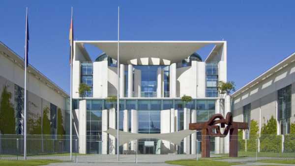The German Chancellery building in Berlin (Tischbeinahe/CC BY 3.0)