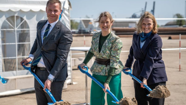 From left, Danish transport minister Thomas Danielsen, Copenhagen Lord Mayor Sophie Hæstorp Andersen, and Anne Skovbro, chief executive of By & Havn, Copenhagen’s city development corporation (Copyright: Vejdirektoratet, the Danish Road Directorate)