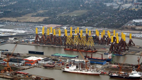 Foundation for offshore turbines being built in the port of Bremerhaven (Einsamer Schütze/CC BY-SA 3.0)