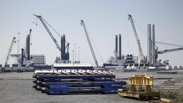 Wind turbine components at the Port of Esbjerg, Denmark (News Oresund/CC BY 2.0)