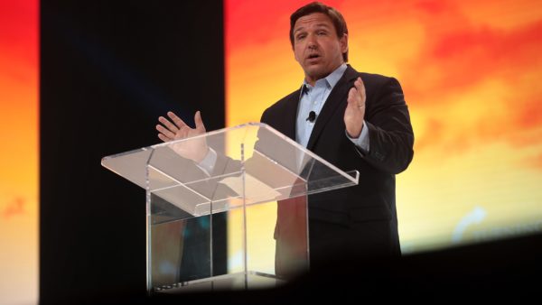 Florida Governor Ron DeSantis speaking in 2021 (Gage Skidmore/CC BY-SA 2.0)