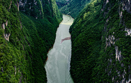 World’s highest bridge under construction in China’s Guizhou Province