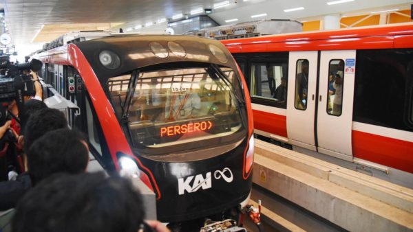 A train on the new line (Indonesian Government/PR/Rahmat)