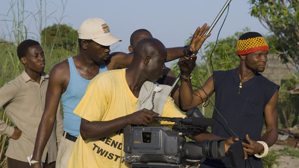Nigerian director Bond Emeruwa and crew at work (Nollywood 9/GNU)