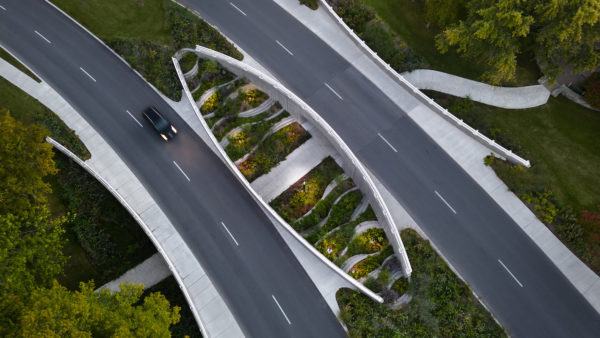 The new Darwin Bridges on Nuns’ Island used 40,000kg of ground, recycled glass (Photographs by Stéphane Brügger)