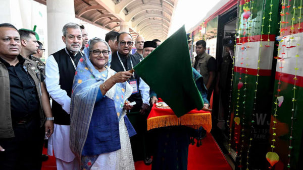 Sheikh Hasina opening the rail extension (Bangladesh Railways Ministry)