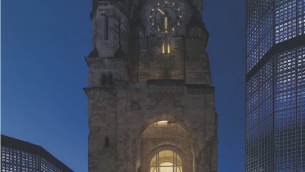 Images courtesy of Heneghan Peng Architects