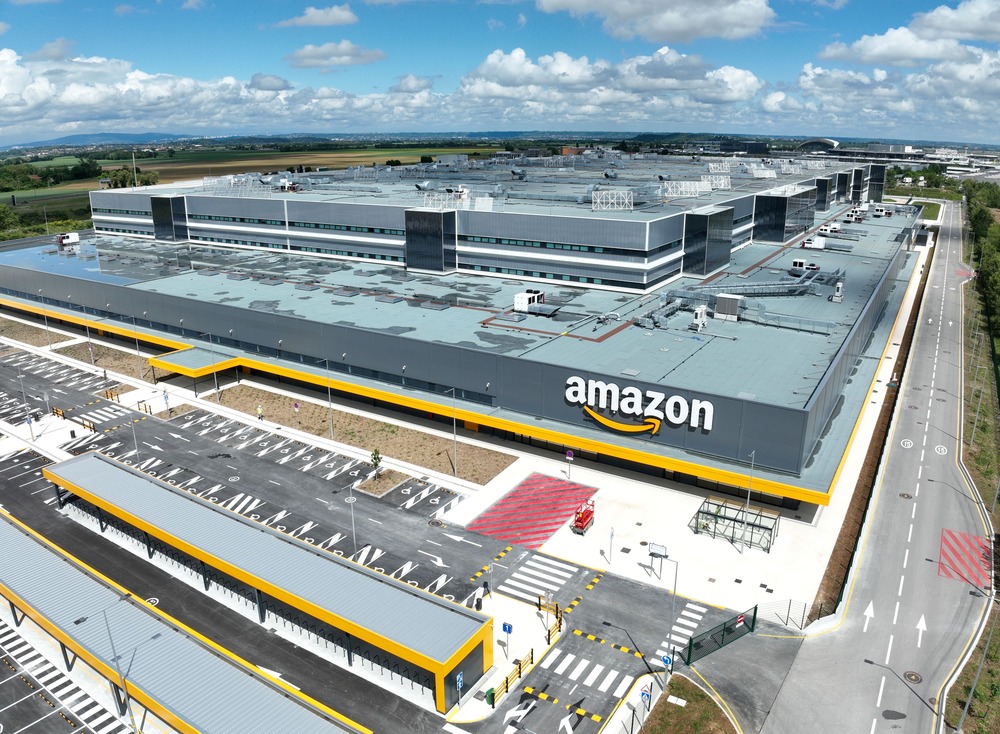 Bouygues builds &ldquo;vast&rdquo; Amazon warehouse near Lyon